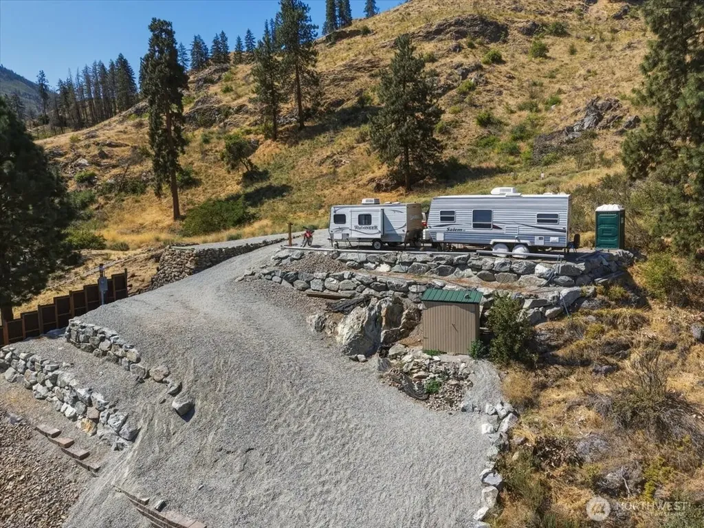 384 Robison Lane Chelan WA 98816