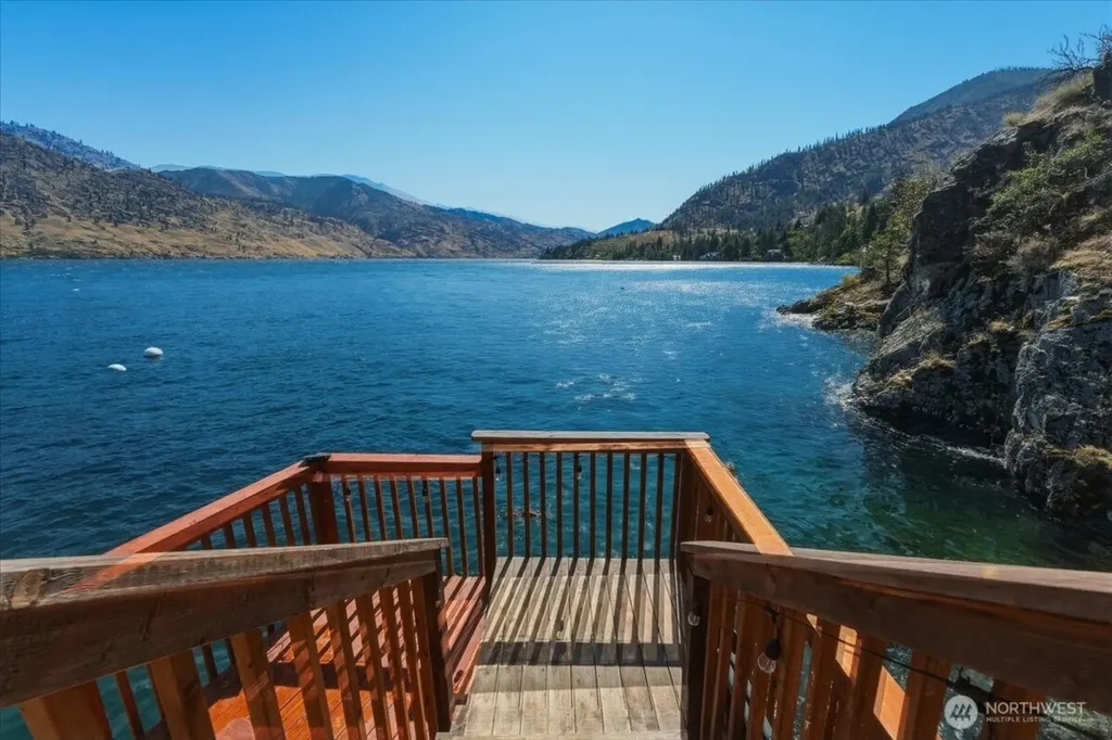 384 Robison Lane Chelan WA 98816
