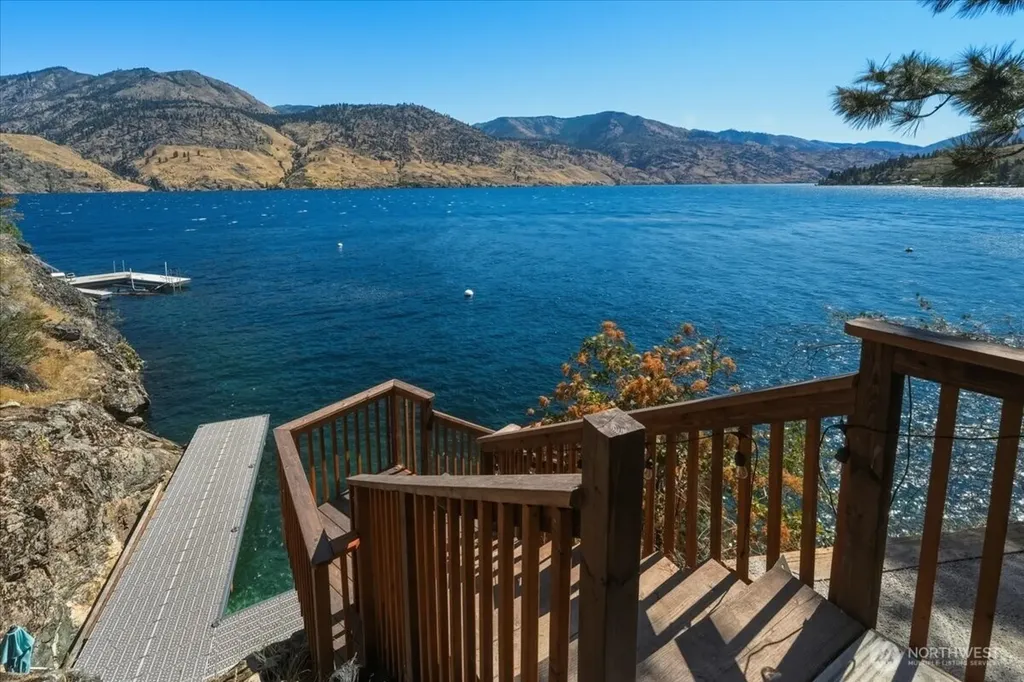 384 Robison Lane Chelan WA 98816