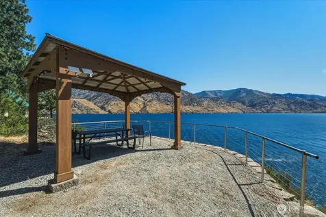 384 Robison Lane Chelan WA 98816