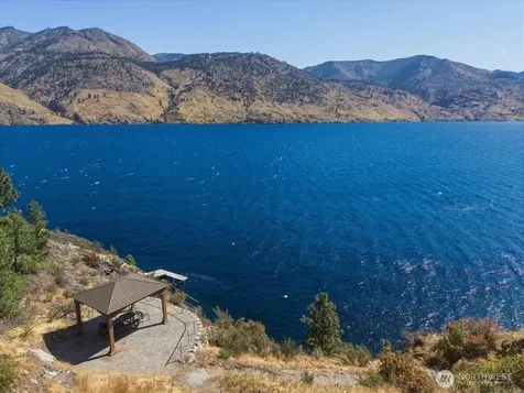384 Robison Lane Chelan WA 98816