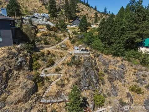 384 Robison Lane Chelan WA 98816