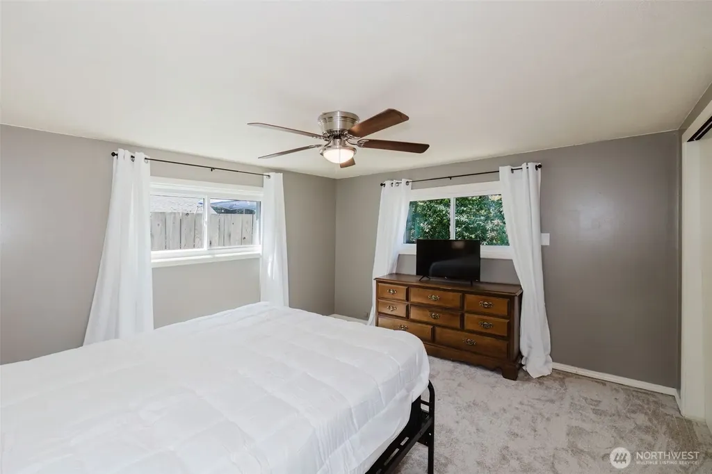 143 Dora Avenue Bremerton WA 98312