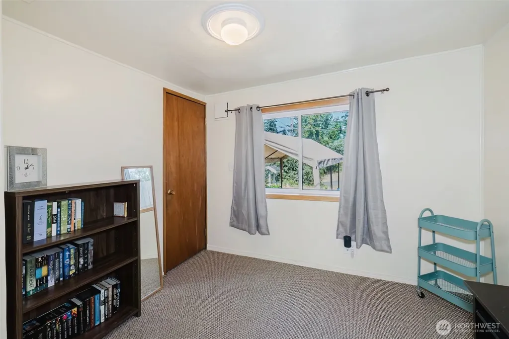 143 Dora Avenue Bremerton WA 98312