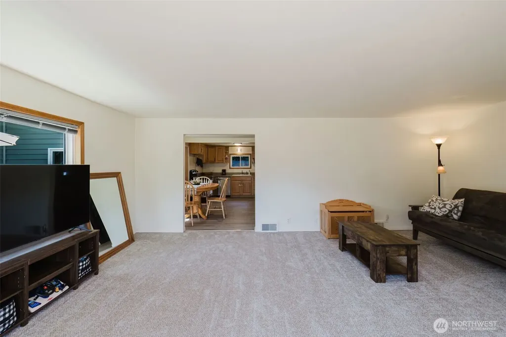 143 Dora Avenue Bremerton WA 98312