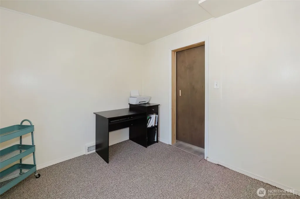 143 Dora Avenue Bremerton WA 98312