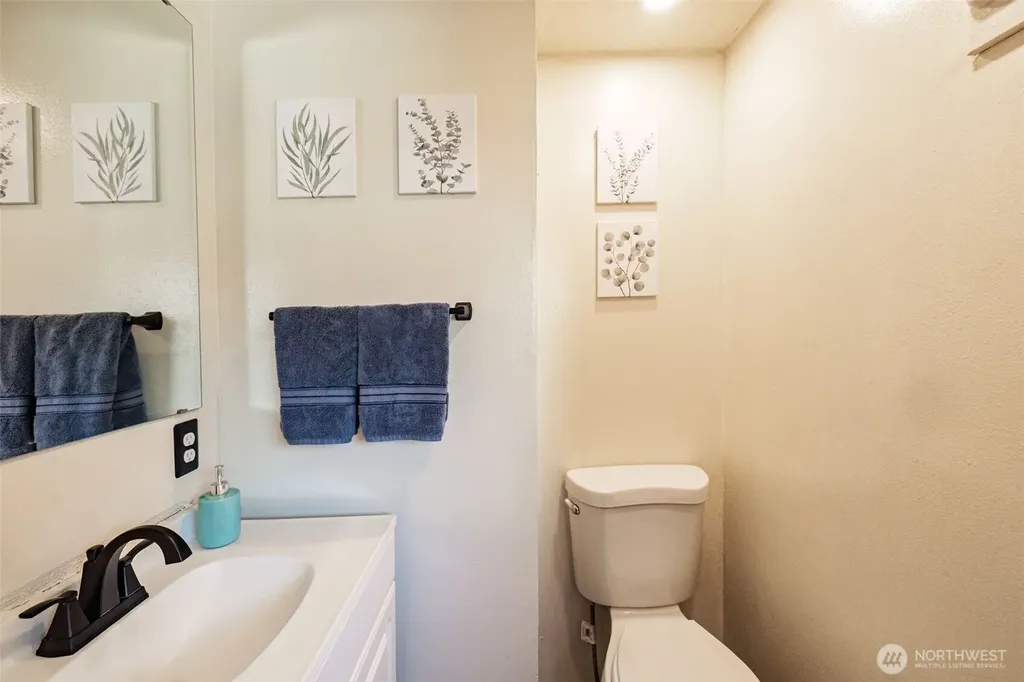 143 Dora Avenue Bremerton WA 98312