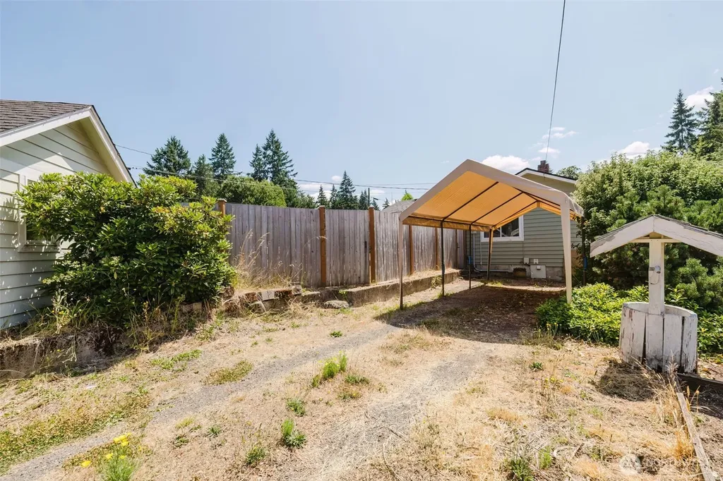 143 Dora Avenue Bremerton WA 98312