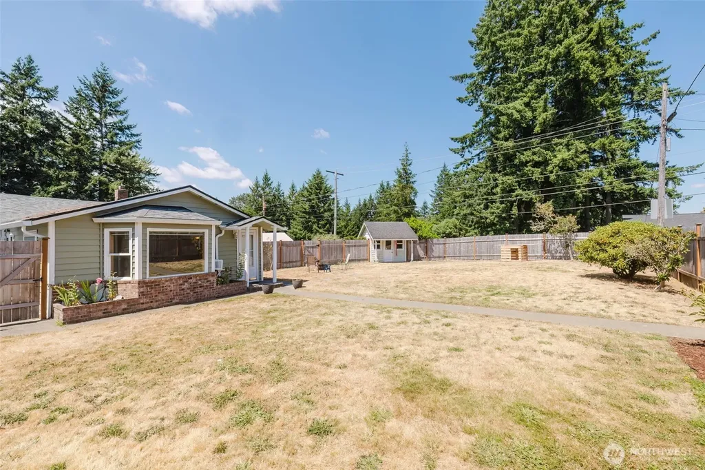 143 Dora Avenue Bremerton WA 98312