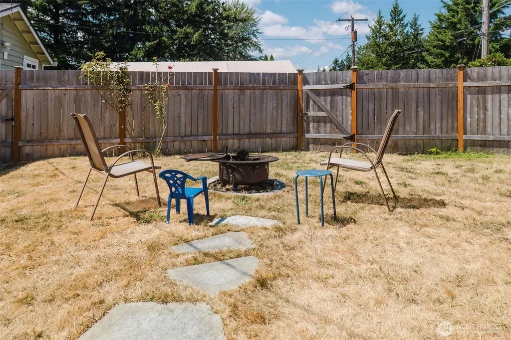 143 Dora Avenue Bremerton WA 98312