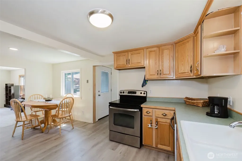 143 Dora Avenue Bremerton WA 98312