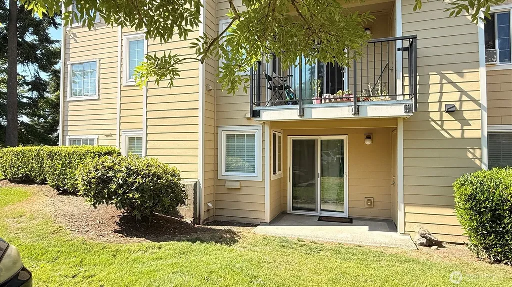 28704 18th Avenue S Federal Way WA 98003