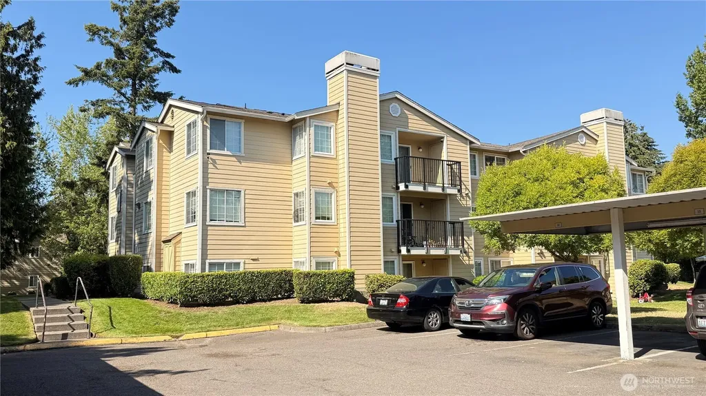 28704 18th Avenue S Federal Way WA 98003