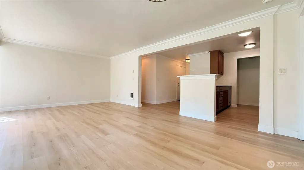 28704 18th Avenue S Federal Way WA 98003