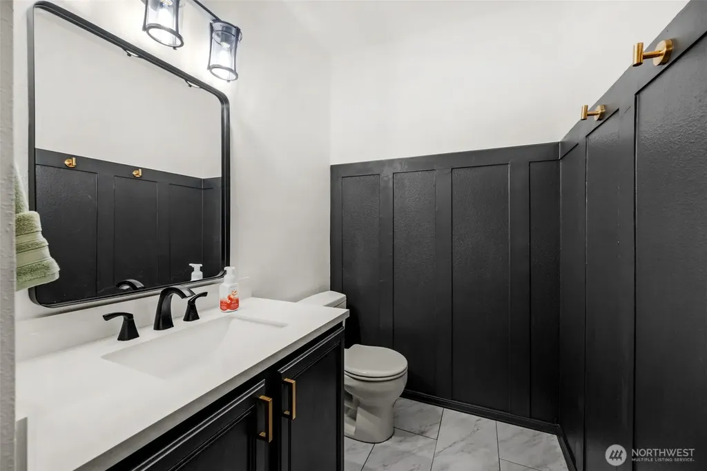 459 Queen Avenue NE Renton WA 98056