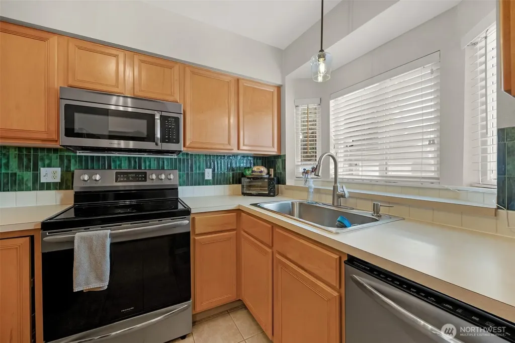 459 Queen Avenue NE Renton WA 98056