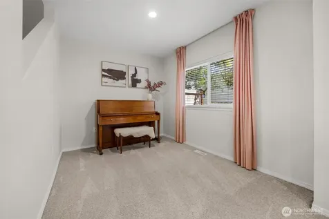 459 Queen Avenue NE Renton WA 98056