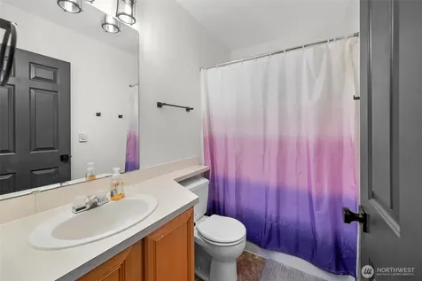 459 Queen Avenue NE Renton WA 98056