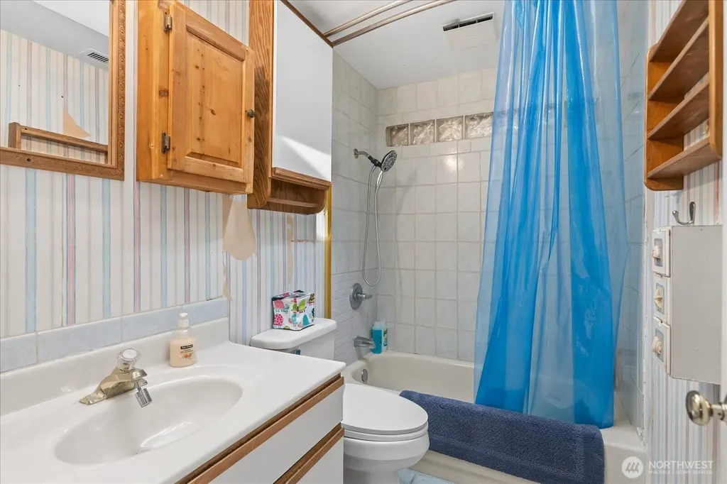 584 W Wanamaker Road Coupeville WA 98239