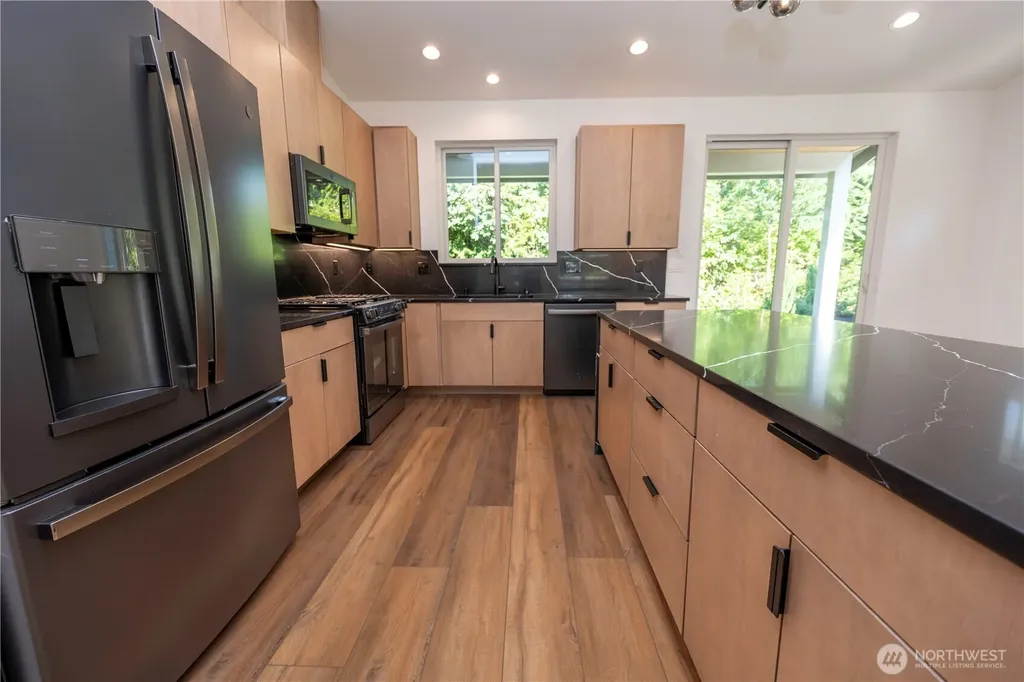 9060 Seamist Lane Blaine WA 98230