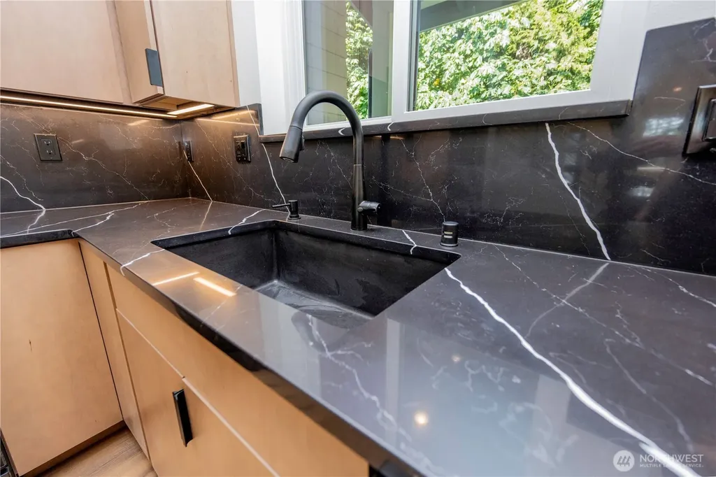 9060 Seamist Lane Blaine WA 98230