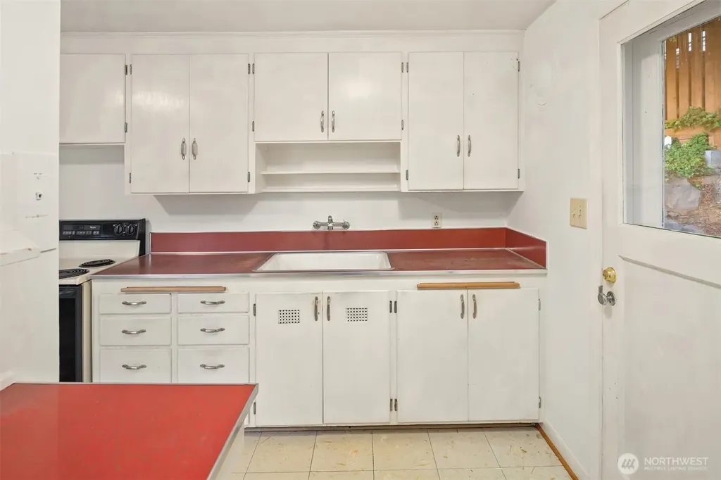 112 NW 44th Street Seattle WA 98107