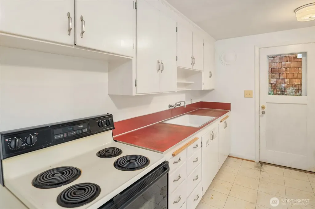 112 NW 44th Street Seattle WA 98107