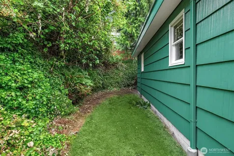 112 NW 44th Street Seattle WA 98107