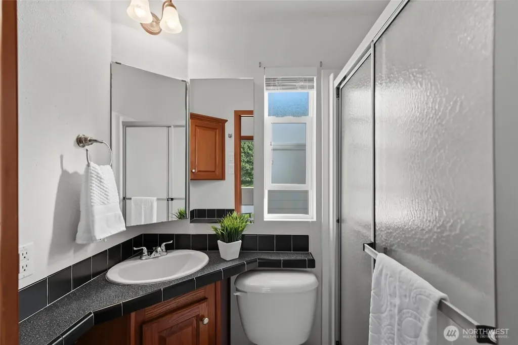 4751 Birch Bay Lynden Blaine WA 98230