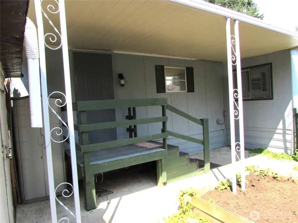 24222 54th Avenue W Mountlake Terrace WA 98043