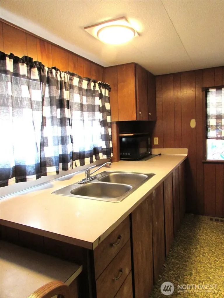24222 54th Avenue W Mountlake Terrace WA 98043