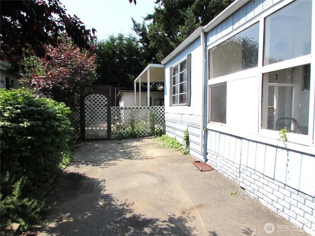 24222 54th Avenue W Mountlake Terrace WA 98043