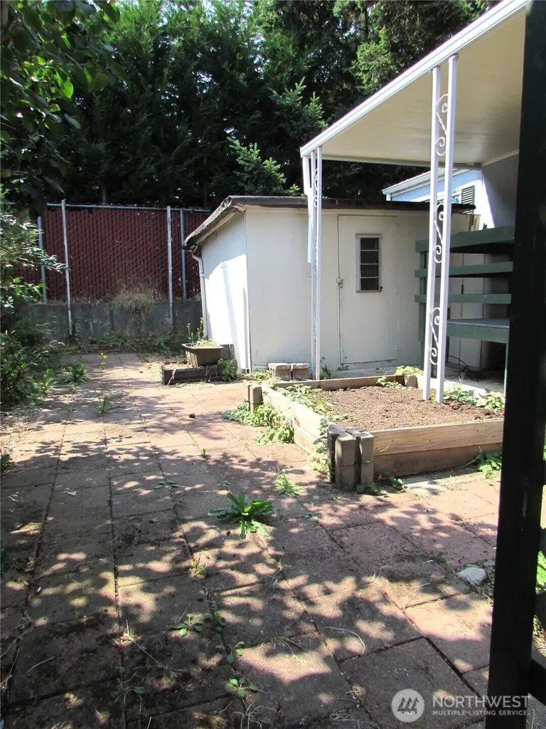 24222 54th Avenue W Mountlake Terrace WA 98043
