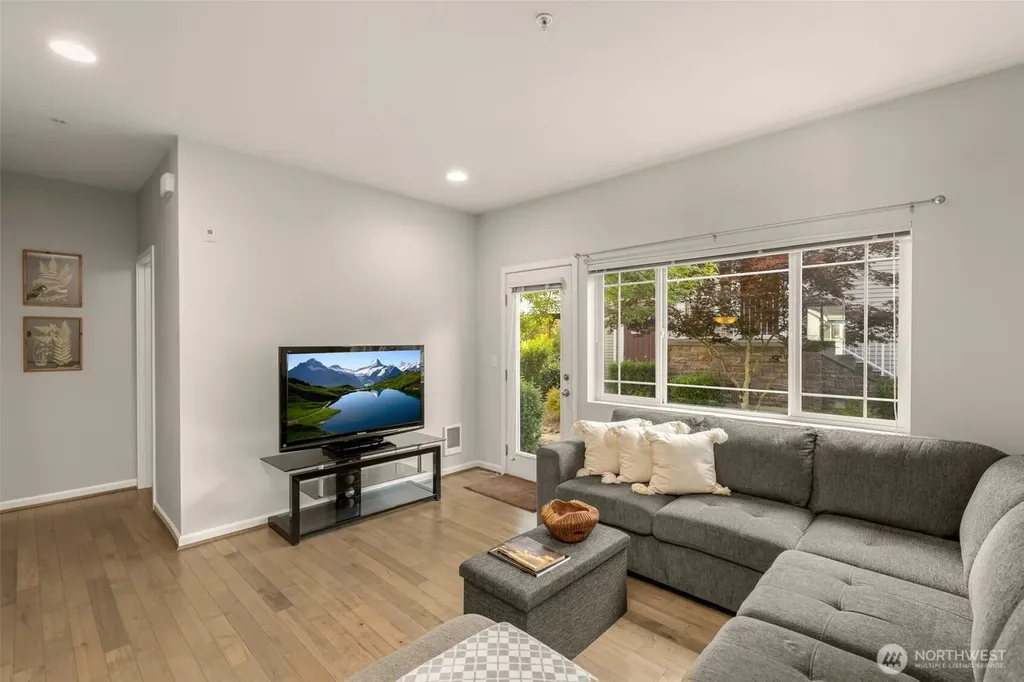 15720 Manor Way Lynnwood WA 98087