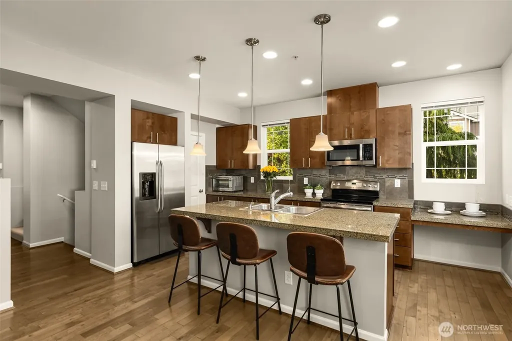 15720 Manor Way Lynnwood WA 98087