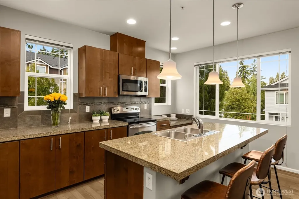 15720 Manor Way Lynnwood WA 98087