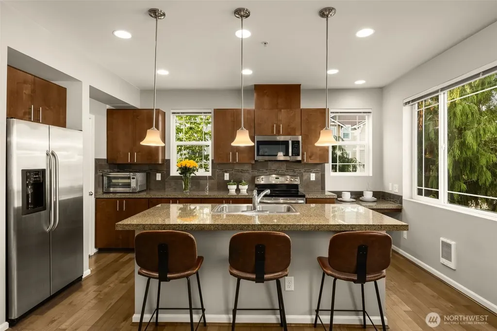 15720 Manor Way Lynnwood WA 98087
