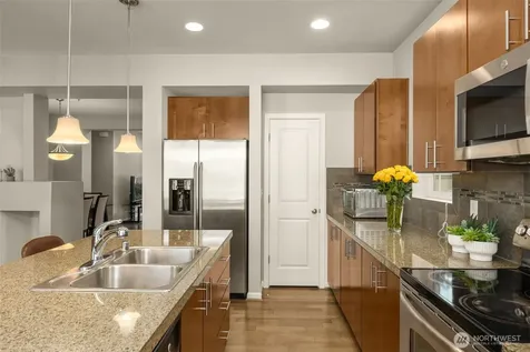 15720 Manor Way Lynnwood WA 98087