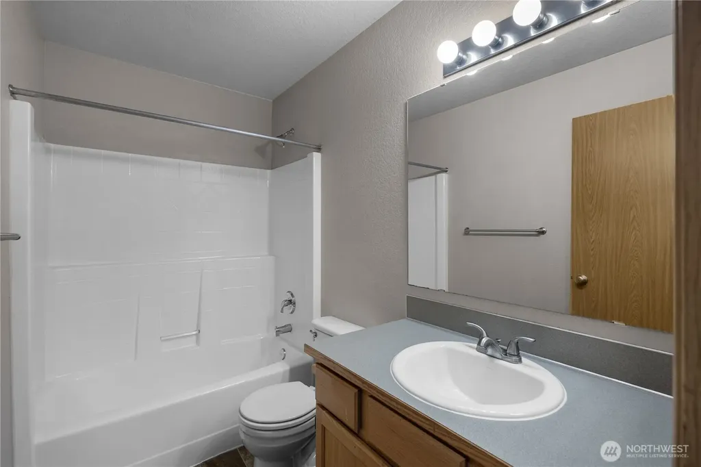 7039 Lazy Court SW Tumwater WA 98512