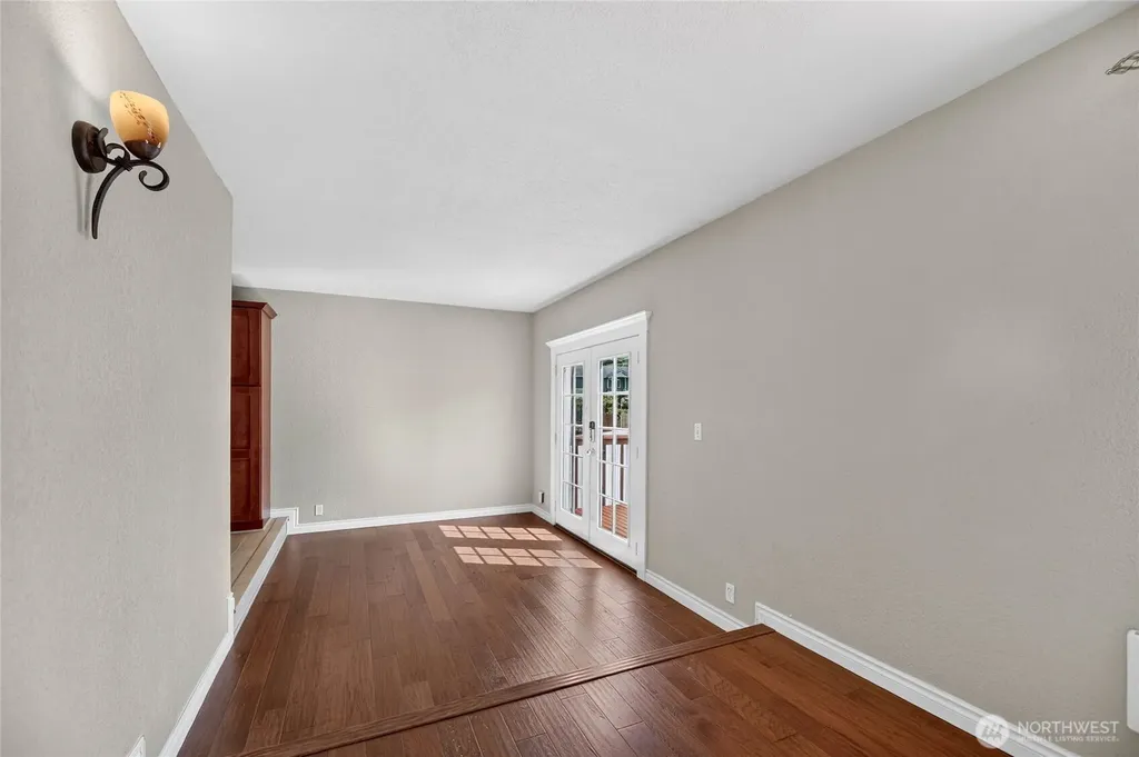 6704 23rd Avenue SW Seattle WA 98106