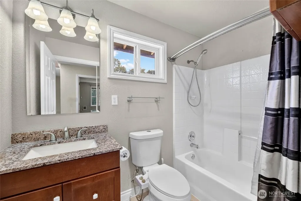 6704 23rd Avenue SW Seattle WA 98106