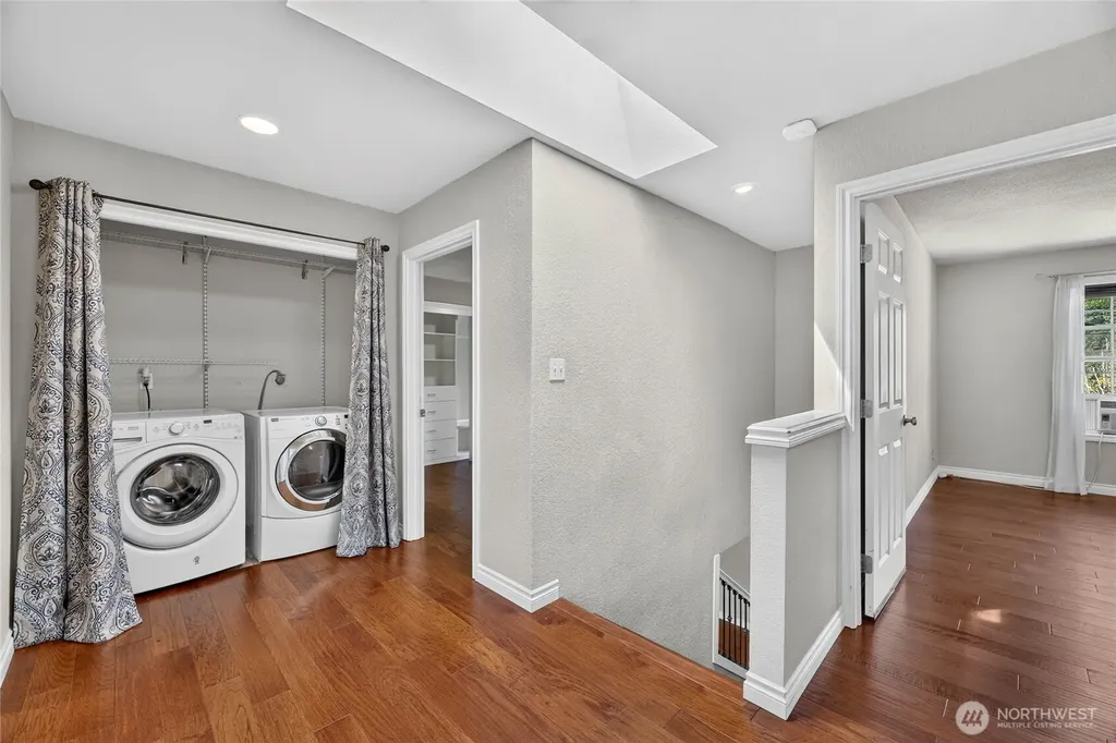 6704 23rd Avenue SW Seattle WA 98106