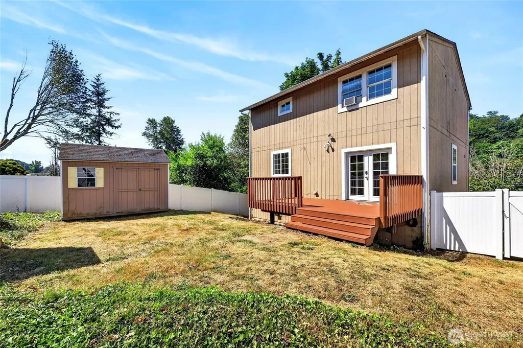 6704 23rd Avenue SW Seattle WA 98106