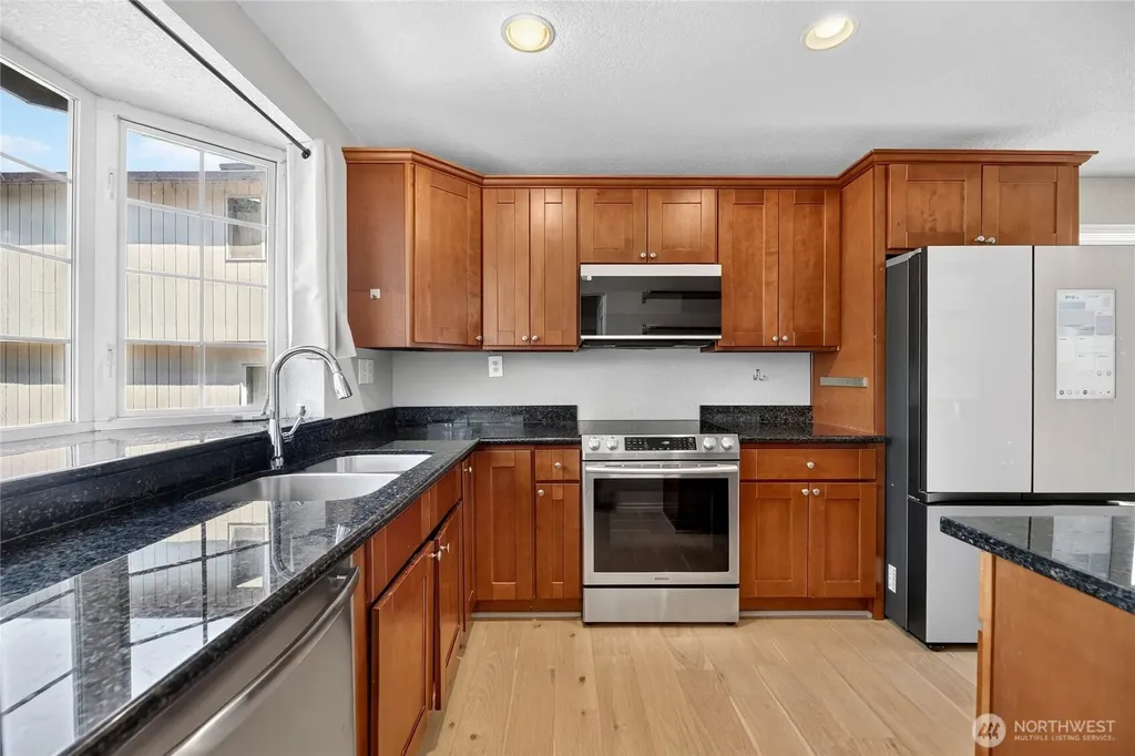 6704 23rd Avenue SW Seattle WA 98106
