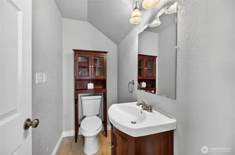 6704 23rd Avenue SW Seattle WA 98106