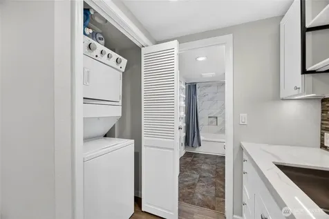 6704 23rd Avenue SW Seattle WA 98106