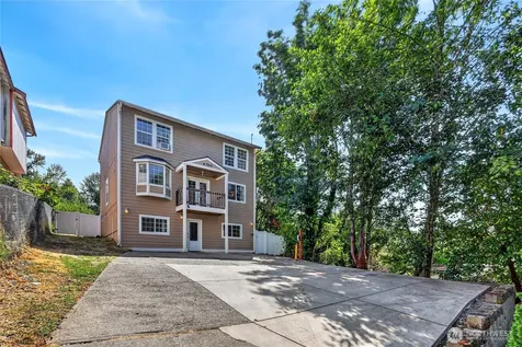 6704 23rd Avenue SW Seattle WA 98106
