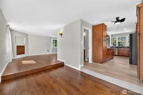 6704 23rd Avenue SW Seattle WA 98106