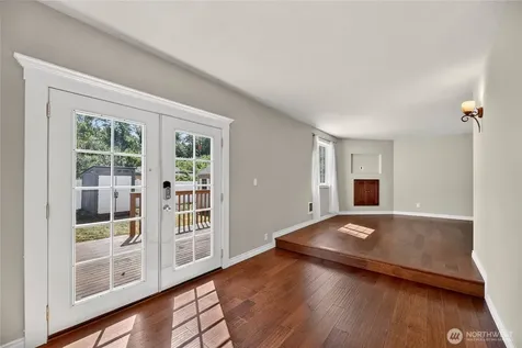 6704 23rd Avenue SW Seattle WA 98106