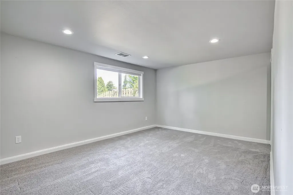 2025 Edmonds Avenue NE Renton WA 98056